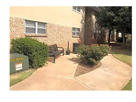 NEWLY Renovated 3BR Apartment - Available Now - Welcome to Arrowhead Apartments - Your Newly Renovated Home at 1127 E Gore Blvd, Lawton, OK 1, 2, & 3 Bedroom Available See Below for Our Complimentary Move-In Specials Discover a blend of modern living and convenience in our newly renovated 72-unit apartment complex. . Lawton apartments for rent